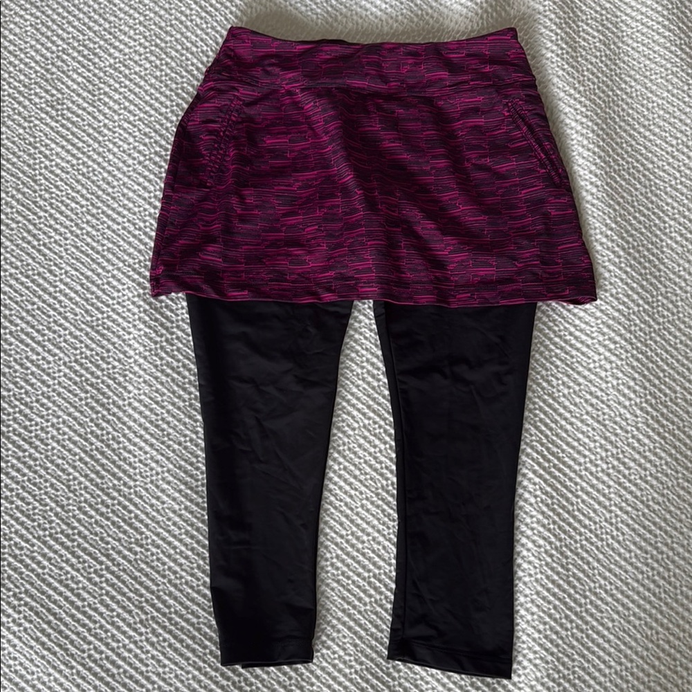 Magenta and Black Leggings with Stylish Design